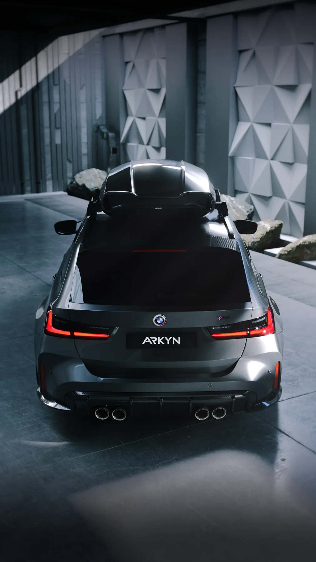 ARKYN FALCON-1 Roof box installed photo 26