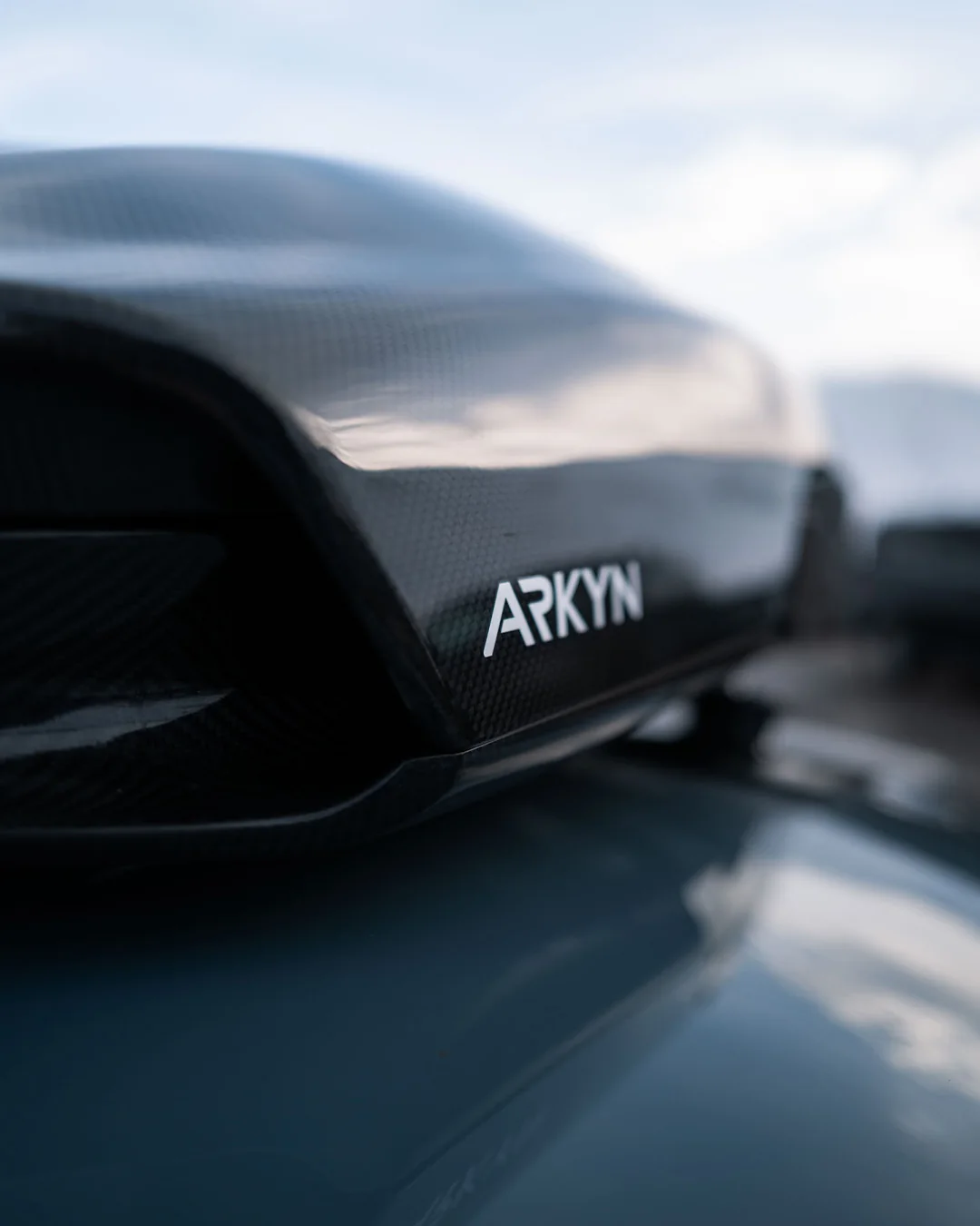 ARKYN FALCON-1 Roof box installed photo 47